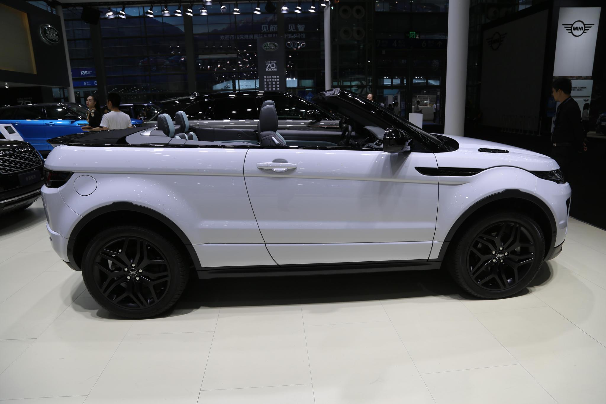 实拍路虎揽胜极光敞篷版闻名遐迩的英伦设计尽显卓然魅力