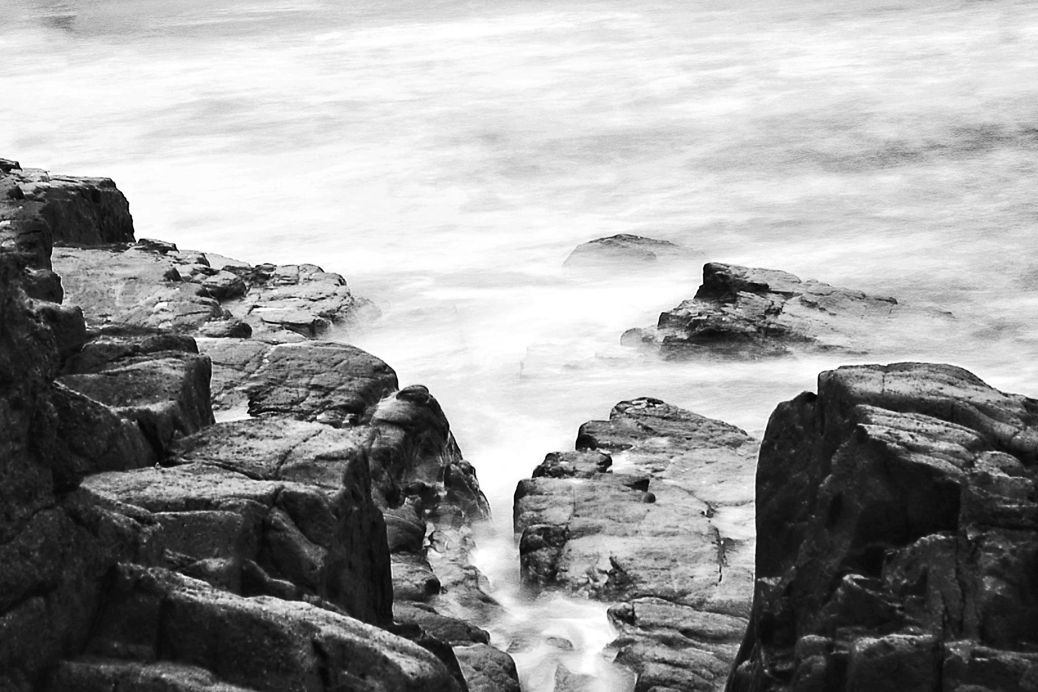 【手机黑白映像】海浪 礁石