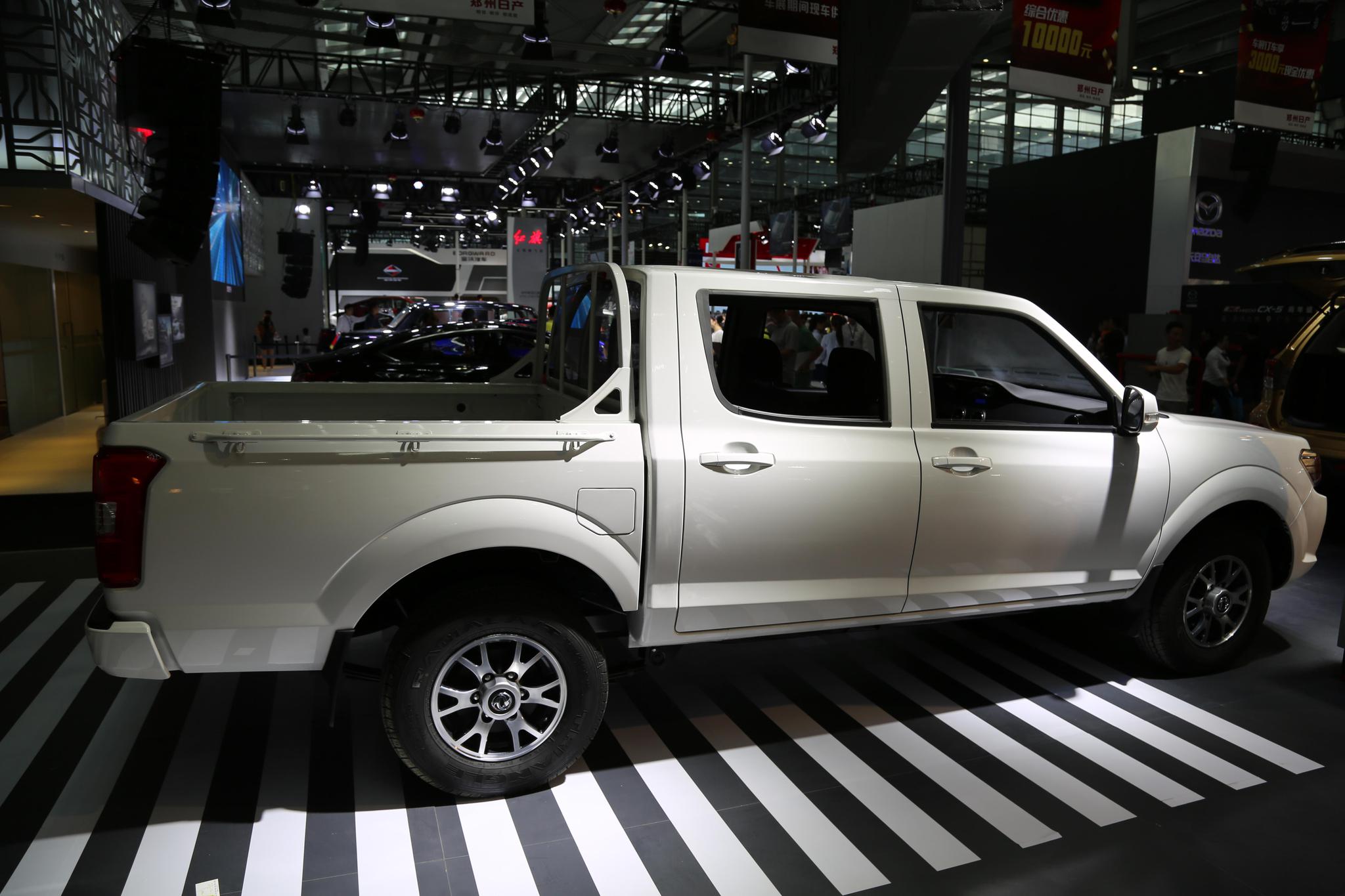 郑州日产-锐骐2018款冠军皮卡,深圳十一国际车展实拍!