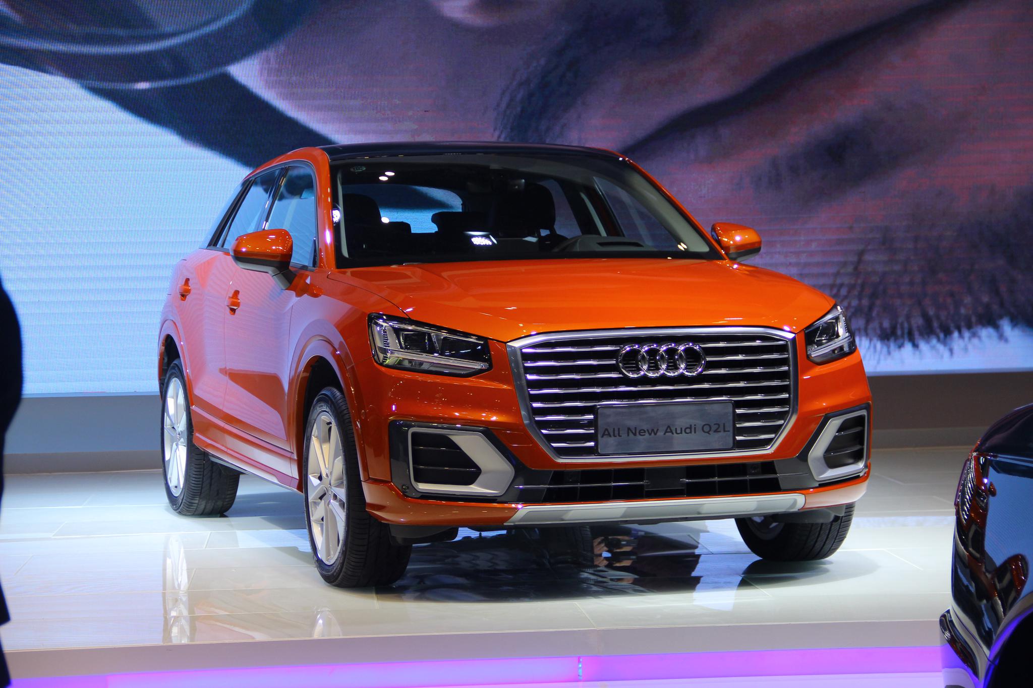 奥迪展台为大家带来了这款全新的紧凑型豪华suv,奥迪q2采用全球化设计