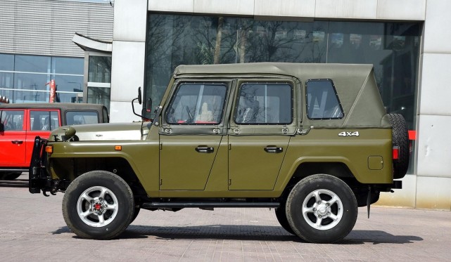 国产第一越野产了50多年没淘汰如今换代把奔驰吉普惊艳到了