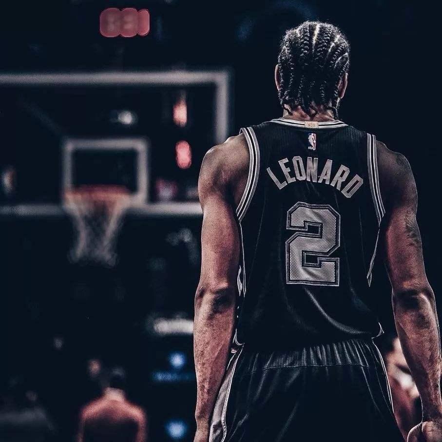 网友晒图祝莱昂纳德生日快乐! 这张图片看着让人心寒