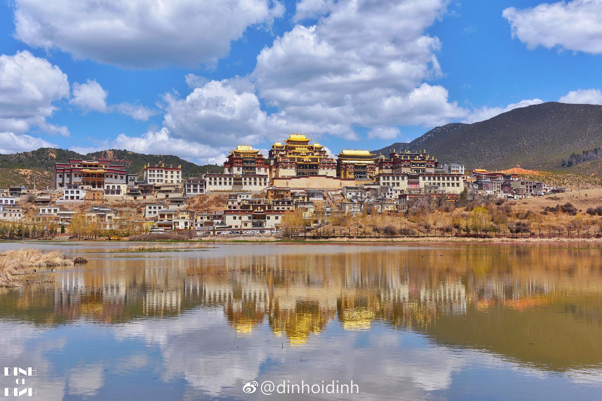 噶丹·松赞林寺是云南省规模最大的藏传佛教寺院|松