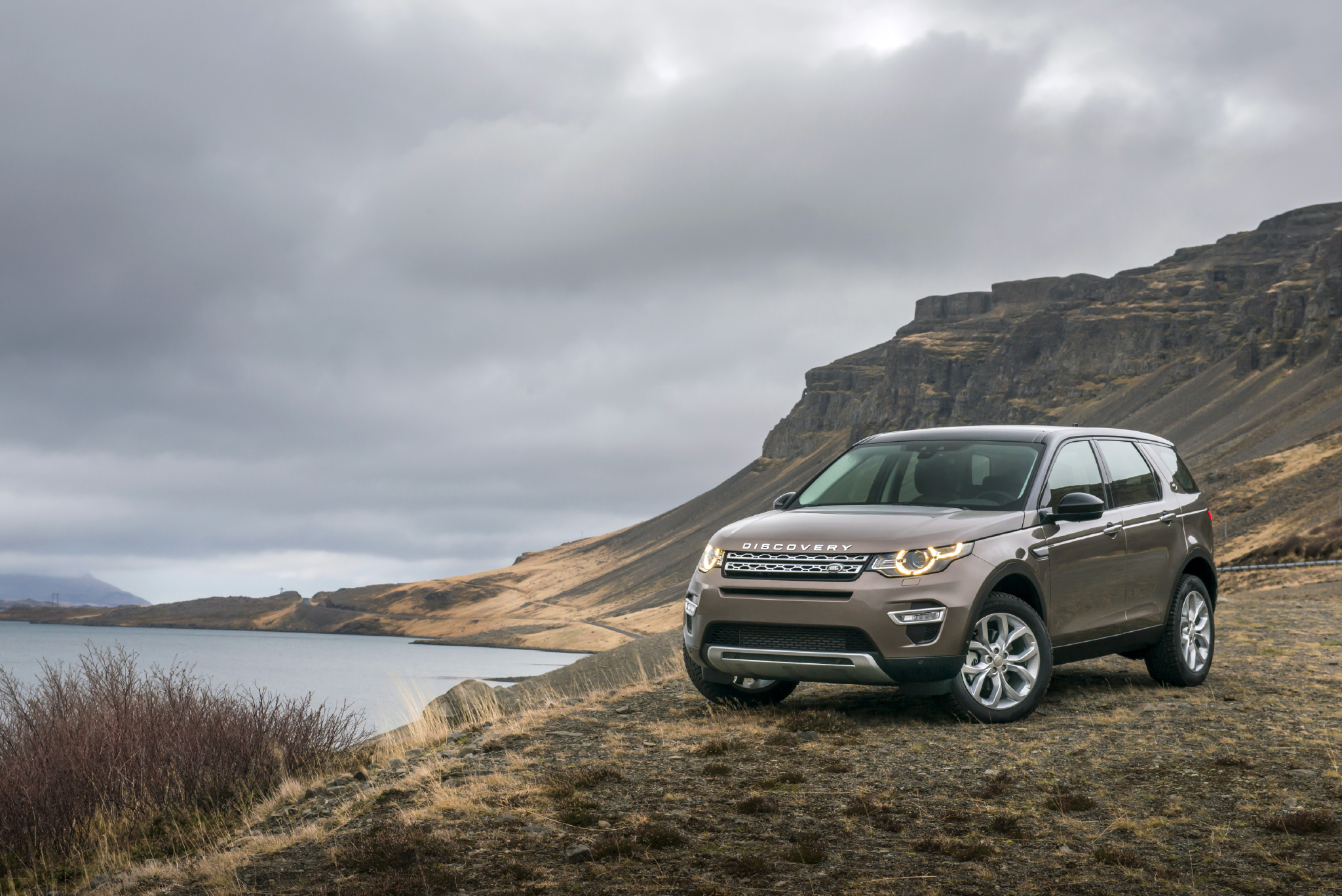 路虎discoverysport英姿飒爽