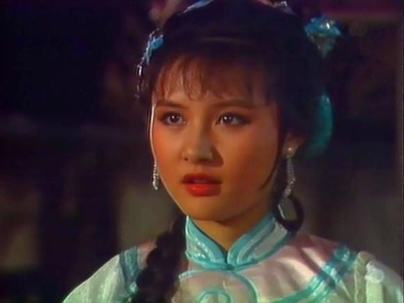 景黛音的相貌与气质更不在翁赵之下,凭借自己独到的演技,她还多次与