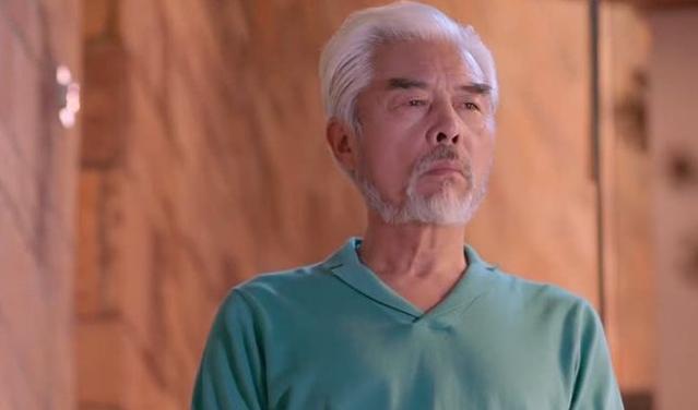 《甜蜜暴击》吴极绑架明天,威胁方宇,明天这一细节超爷们!