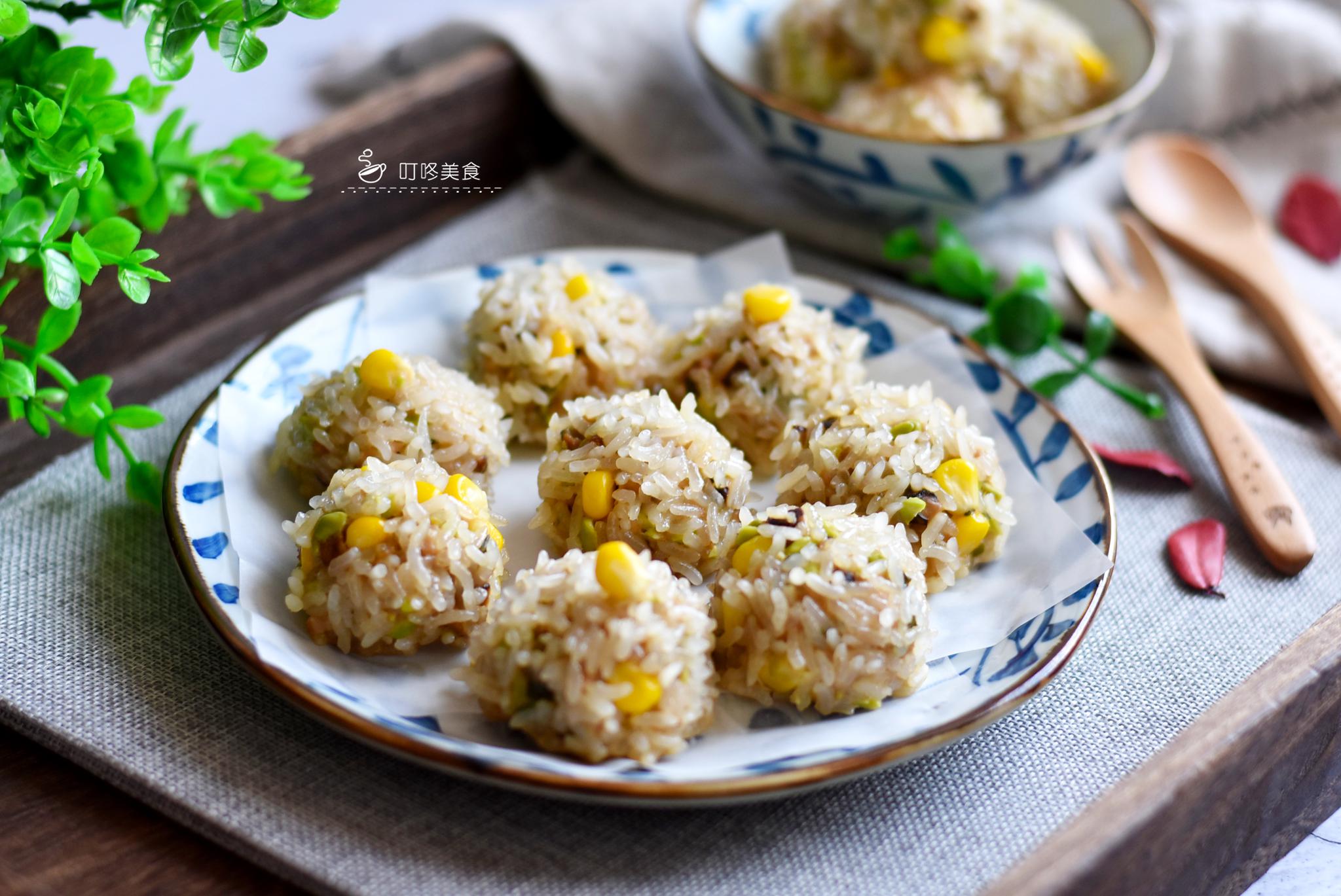 用这方法把肉做成糯米丸子,却成了抢手的美食