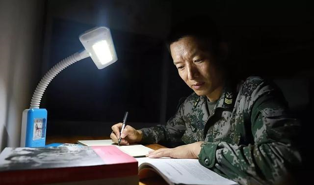 士官|王文周|谢文剑_新浪网