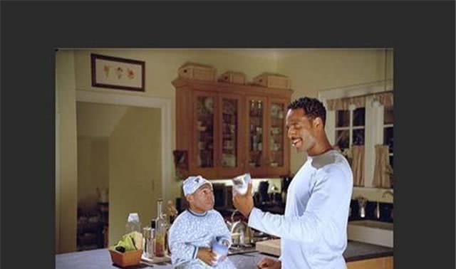 小孩好黑一部让你笑得不行的电影