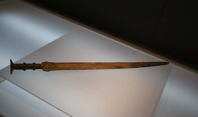 男儿何不带吴钩, 吴钩究竟是什么? 为什么能成忠义侠士的象征?|凌烟阁