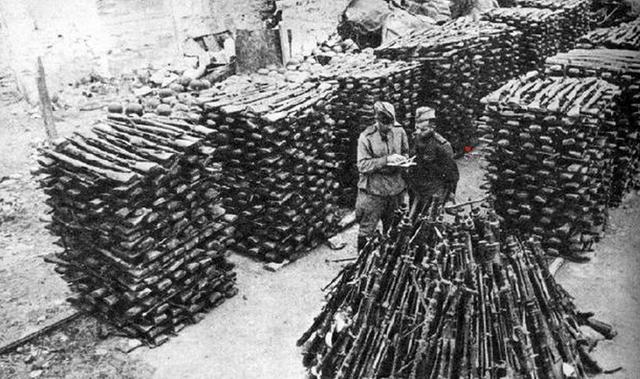 1945年日本人投降,向世界缴械,但他们仓库藏了一物,让世人愤怒