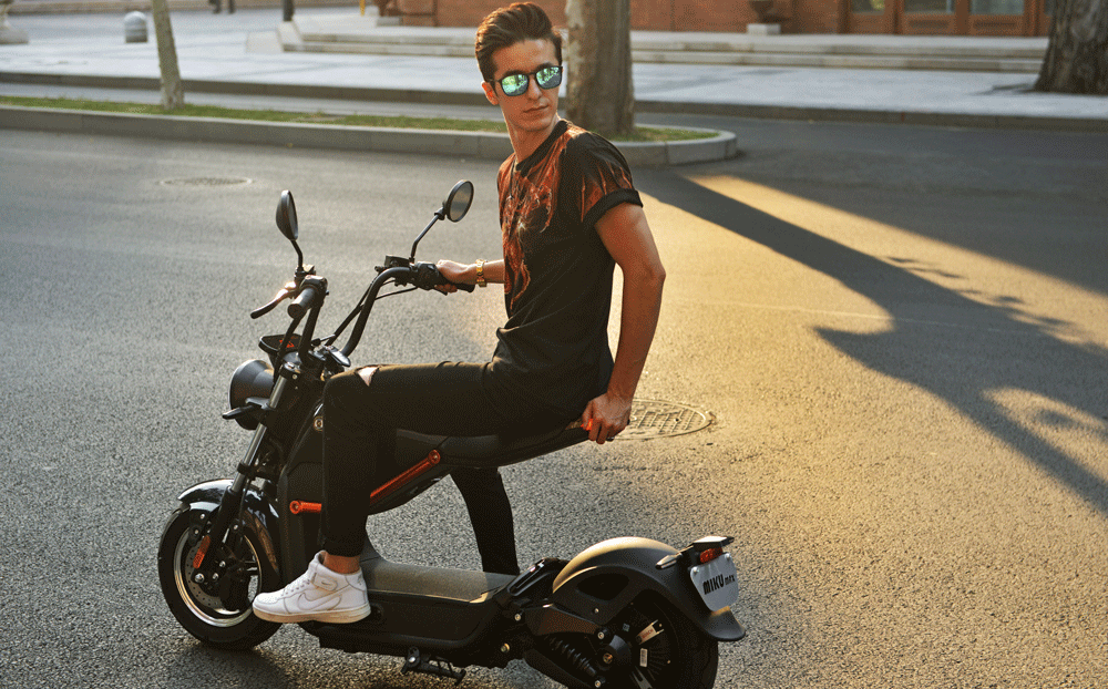 除了全新的电动车控制方式,新日miku max还搭载各种人性化的智能环境