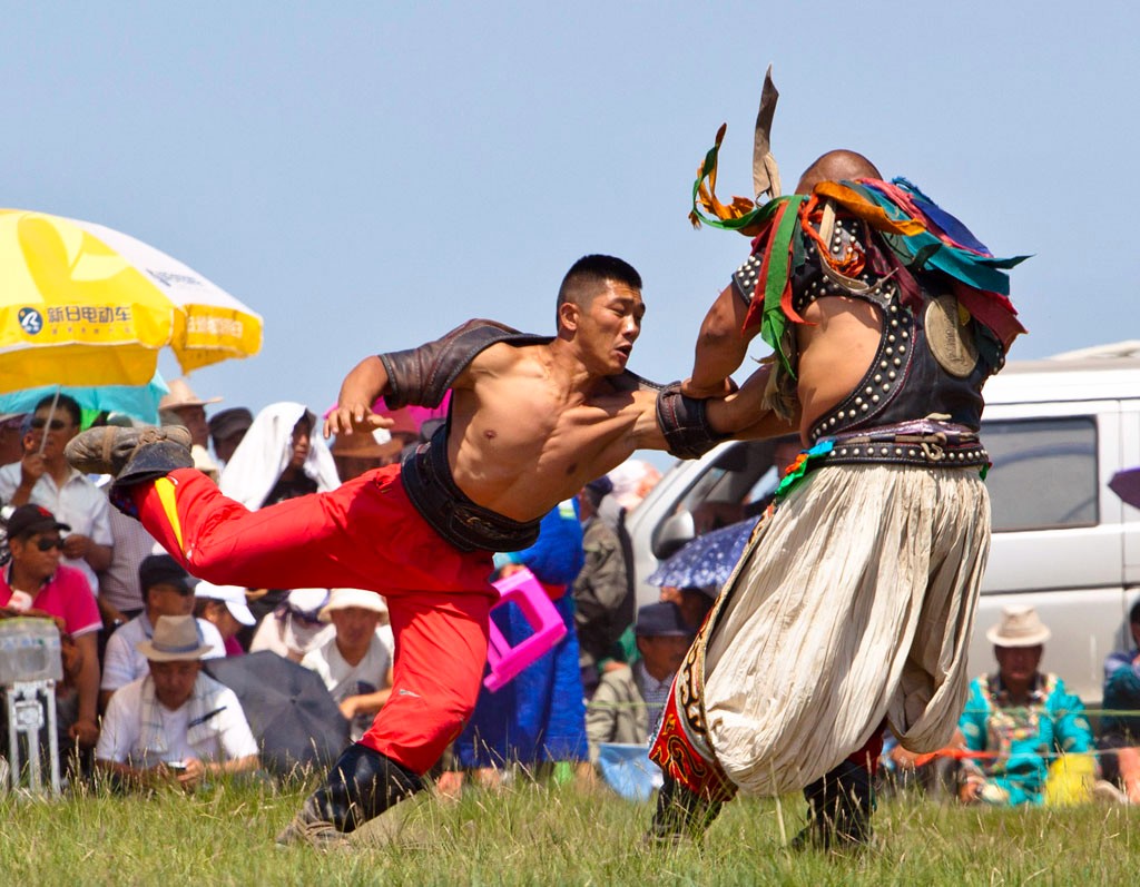 博克独具草原民族风格的体育娱乐活动