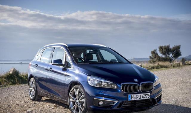 唐晶(袁泉饰演):华晨宝马2系220