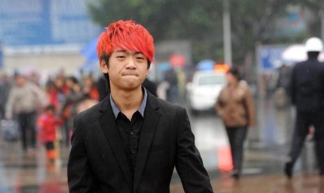 与王二狗一样想法的杀马特还有很多,他们大多是来自农村,常年奔波在外