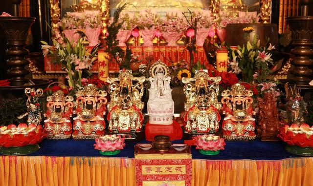 重庆华岩寺正月初五迎财神祈福圆满