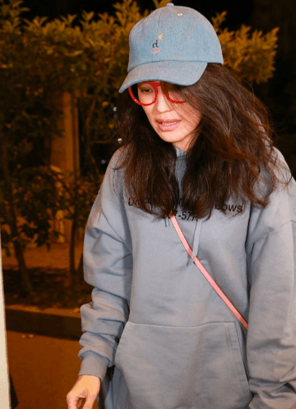 41岁舒淇素颜现身街头近照,网友:难怪冯德伦追的这么疯狂