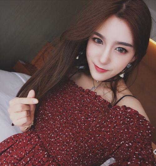 电竞女解说pk,rita败给这个女解说