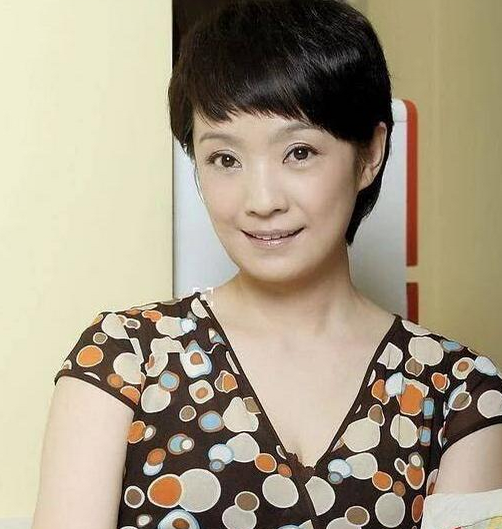 有一个叫王海燕的女明星,一定是夏日里最清新脱俗的绿叶.