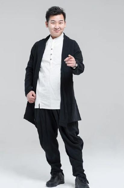 "小叮当"谢昀杉已经28岁了!近照童颜未变,身材发福像大叔