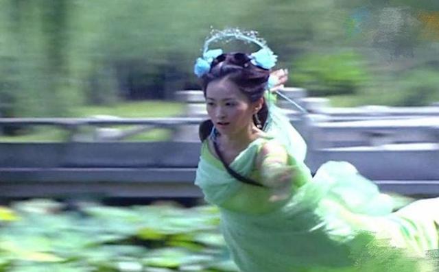 《欢天喜地七仙女》仙女飞翔,红儿优雅,绿儿唯美,她却不忍直视