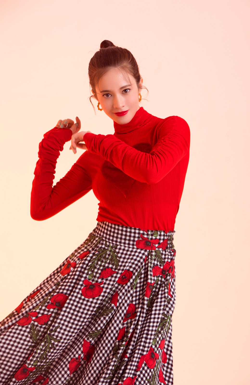 大文文上线爱情的边疆引关注主演徐嘉雯是个敢闯的姑娘