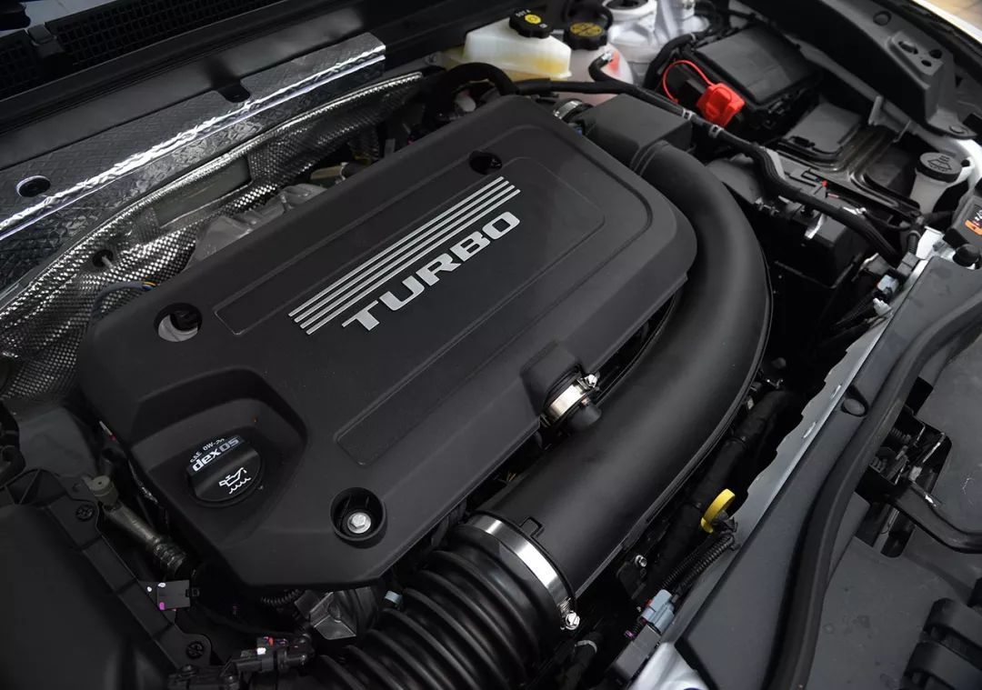 和90后谈技术,外观闪靓的凯迪拉克XT4竟藏着