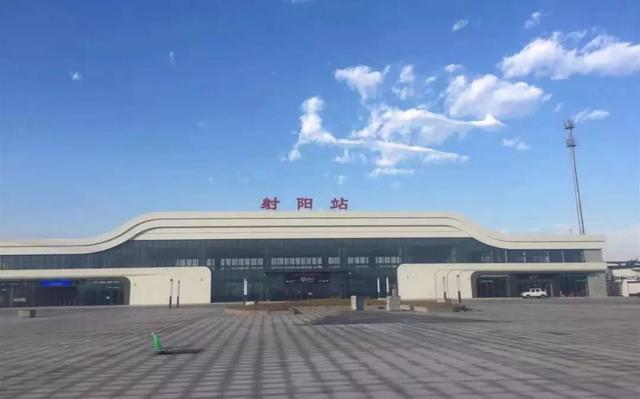 射阳站车站建筑面积6000平方米,阜宁人文荟萃,人杰地灵,是著名的"散文