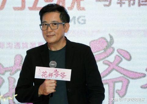 秦汉近日晒出照片, 72岁仍旧潇洒不减当年, 网友: 把林青霞追回来