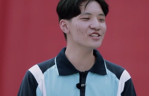 "网瘾少年"逃课上网被抓现行,老师反其道而行,让学生改邪归正