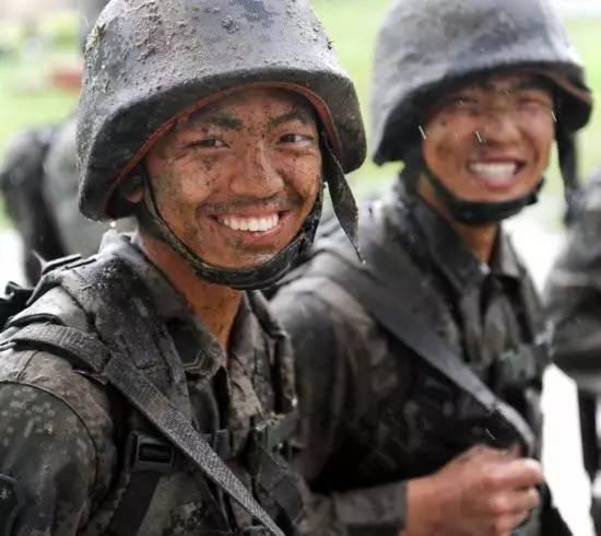 中国军人让人泪崩的十大感人瞬间,最后一张照片看哭了所有人