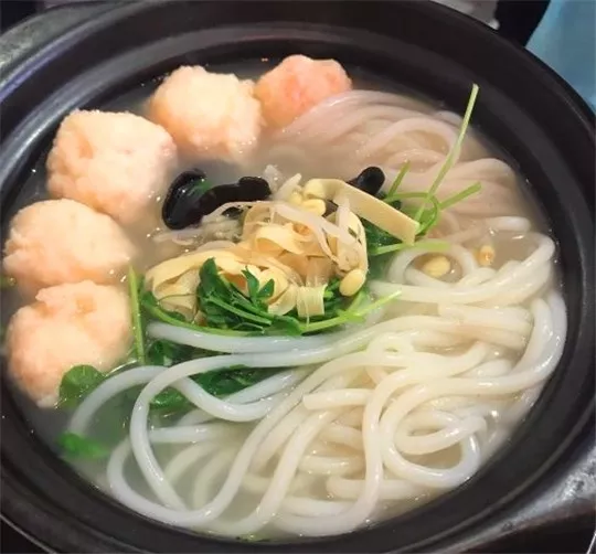 吃遍大连-正是这一碗米线,温暖了出门觅食的胃,让你永远吃不腻