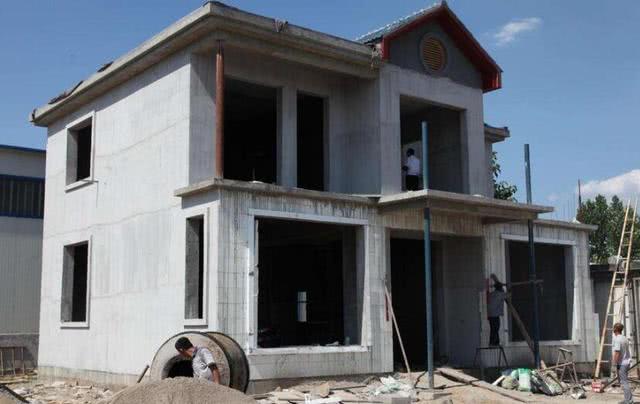 头一次见亲戚家用泡沫盖房子,开始我还不懂,一问才知好处多