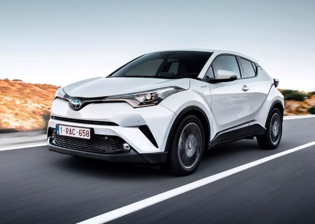 白车 白顶,并不能突出chr奕泽出色的车身线条,不推荐.