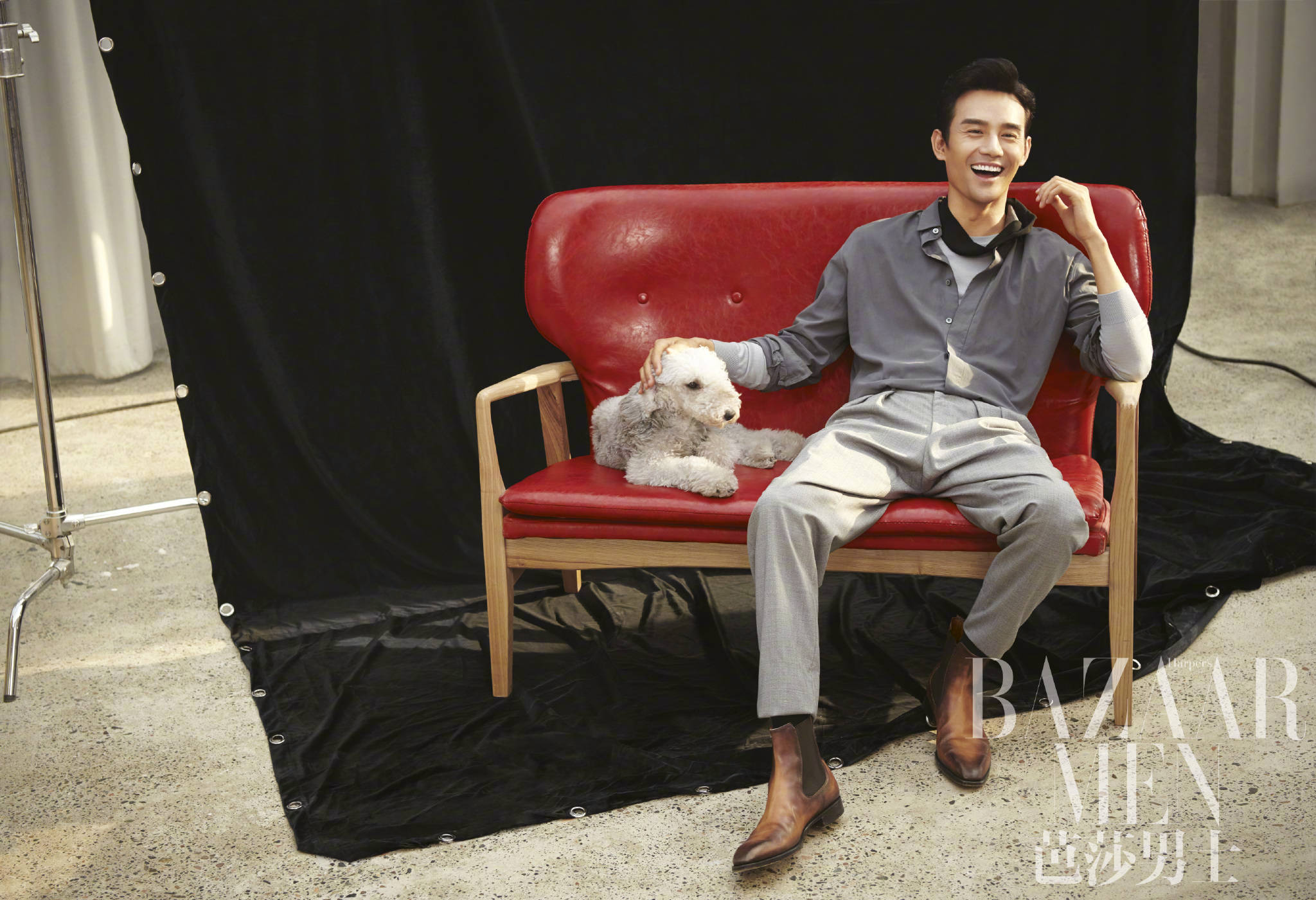 《芭莎男士》内页大片曝光:久违的额头,精英时尚感高级帅