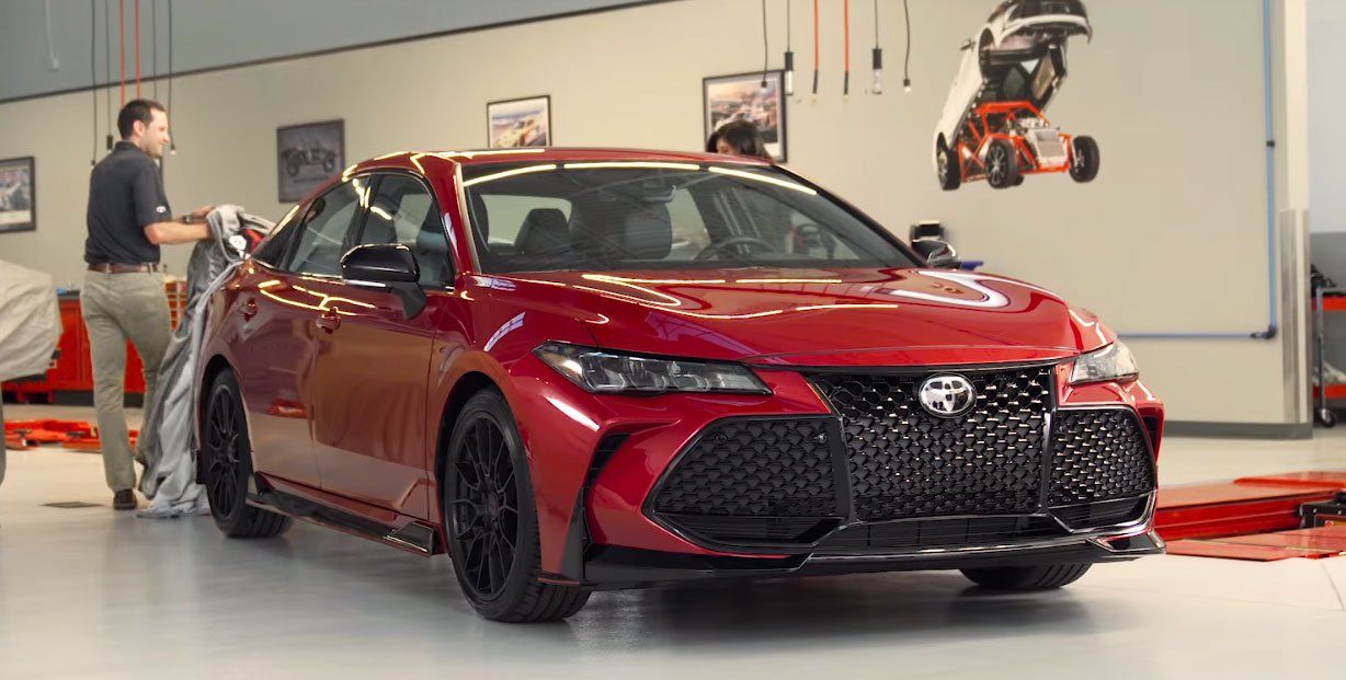 丰田在洛杉矶车展前展示avalon和凯美瑞trd