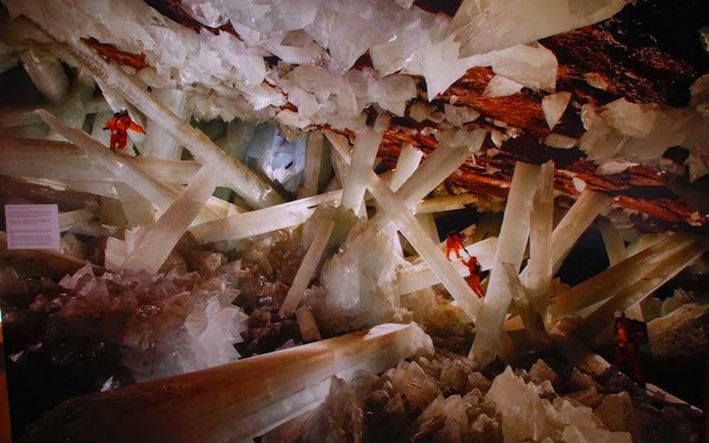 这个矿洞形成于2600万年前,遍布水晶柱,仿佛一个天然迷宫|迷宫|水晶洞