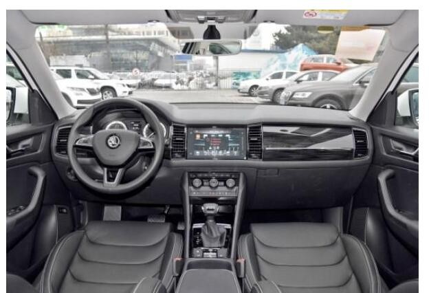 你指点25万落地的SUV哪款性价比高吗?