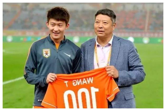 曾经的超级新星 能否在鲁能踢出一片天 分析王彤与顶级边后差距