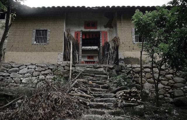 心理学:四间农村房子,你想住哪间?测你将来会贫穷还是富有?