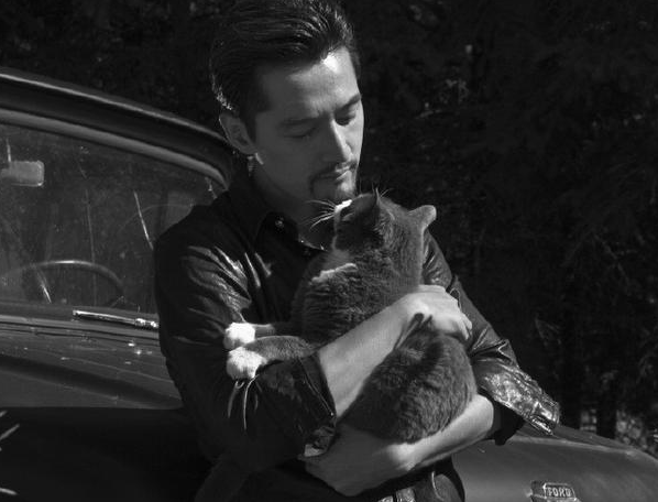 胡歌这组黑白照man爆了,网友:还是我胡歌帅 啊