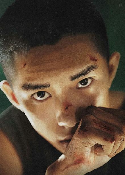 千玺周冬雨合作《少年的你》,导演被"威胁":有吻戏我们不看