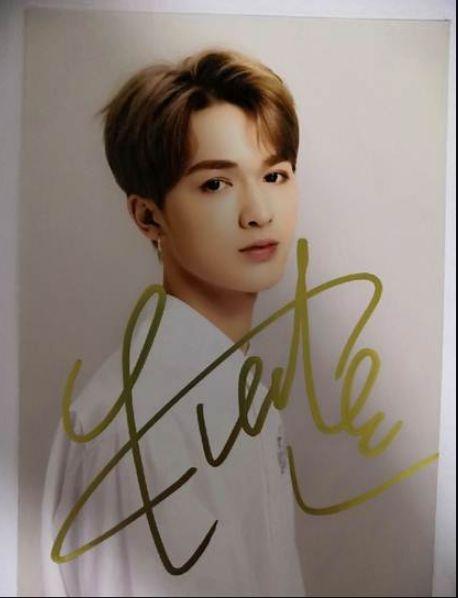 ninepercent成员秀签名范丞丞用心陈立农小学生就服蔡徐坤