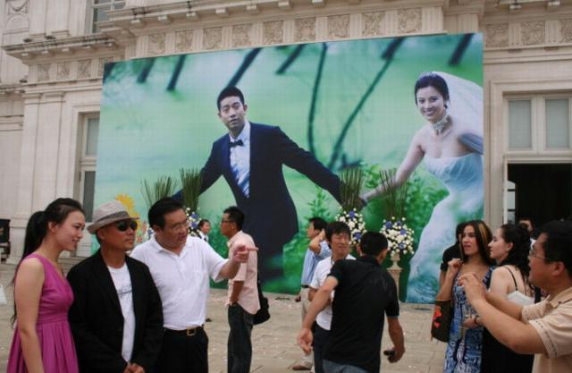 早年浪漫婚礼曝光·|金粉世家|李大为|婚礼_新浪新闻