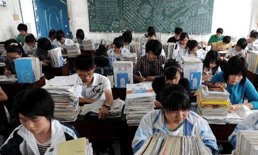 他是山东省的理科状元,高考成绩749分,离满分