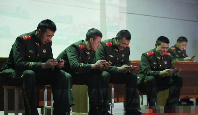 智能手机|部队|军人_新浪新闻