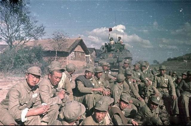 1949年人民解放军的老照片,悲哀的是照片出自苏联摄影家