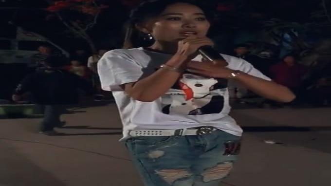 姐的青春怎能让你折磨!网红美女歌手张娜户外