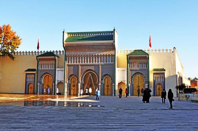 身为欧非混血儿美国头号迷弟的国家居然频频向中国示好