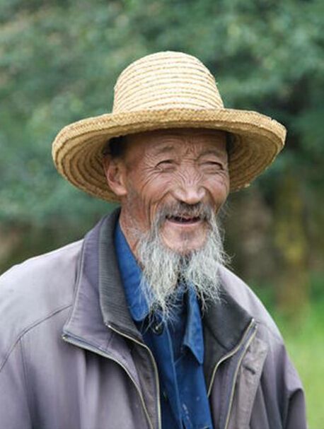 农村老爷爷家里收藏了一些特殊纸币,价值无法估量专家:建议收藏